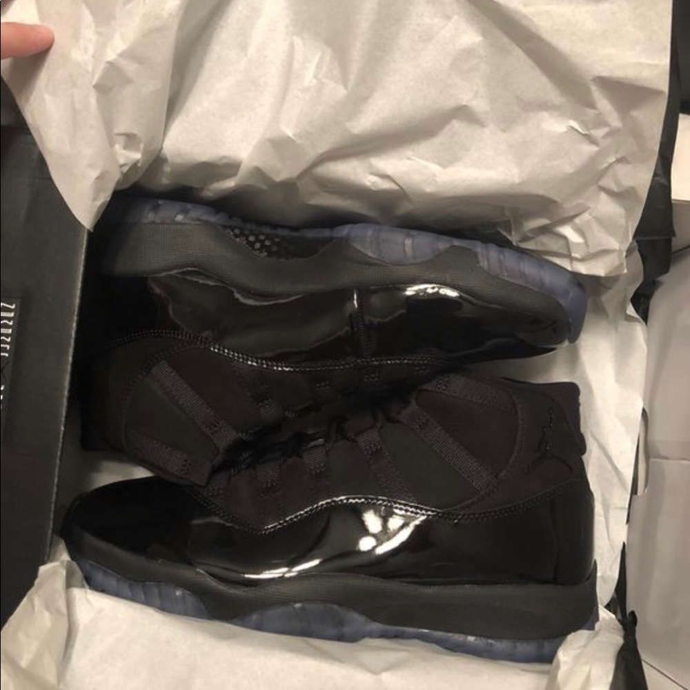 Air Jordan 11 cap and gown